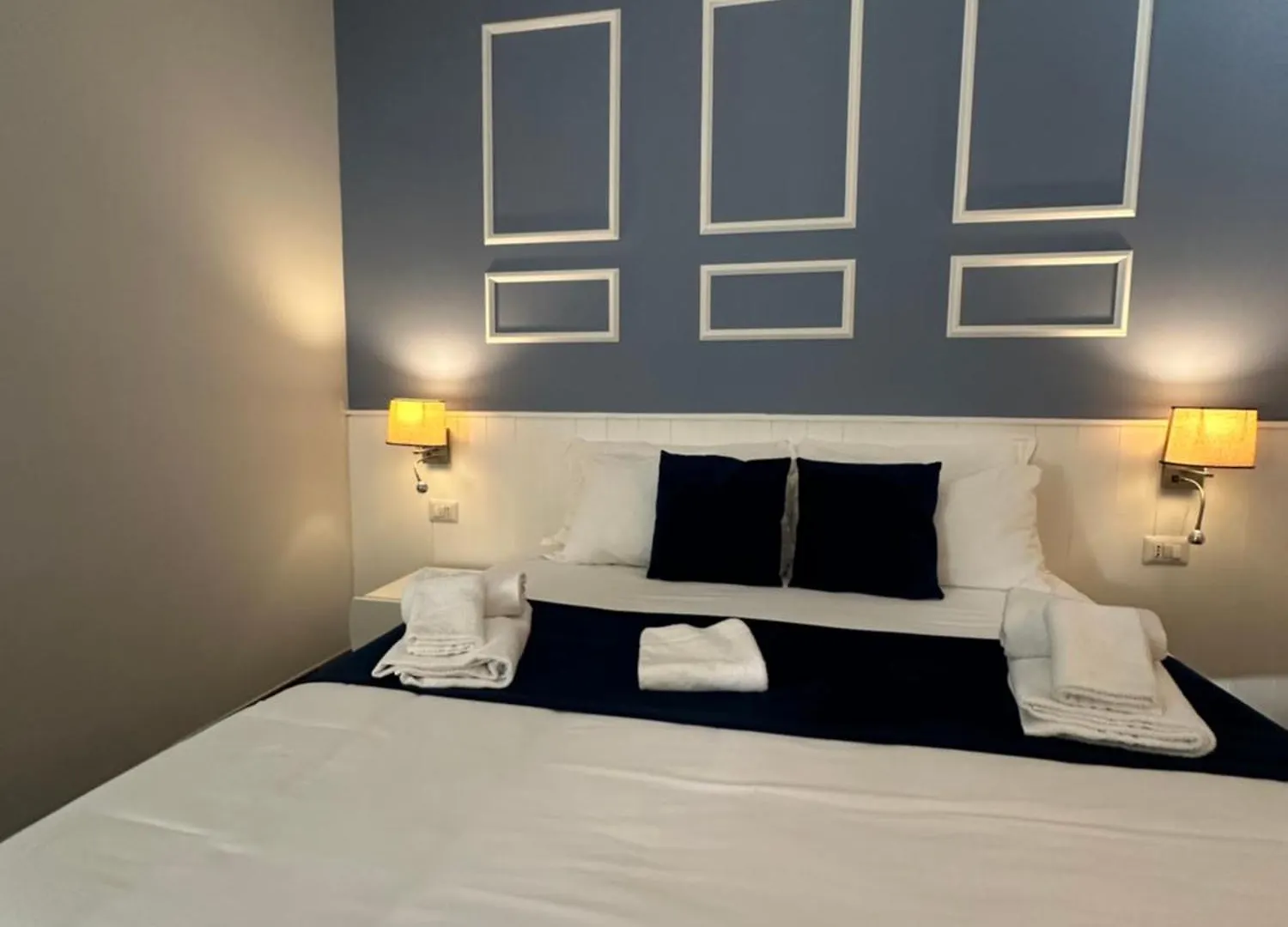 Hotiday Room Collection - Napoli Botanique Italy