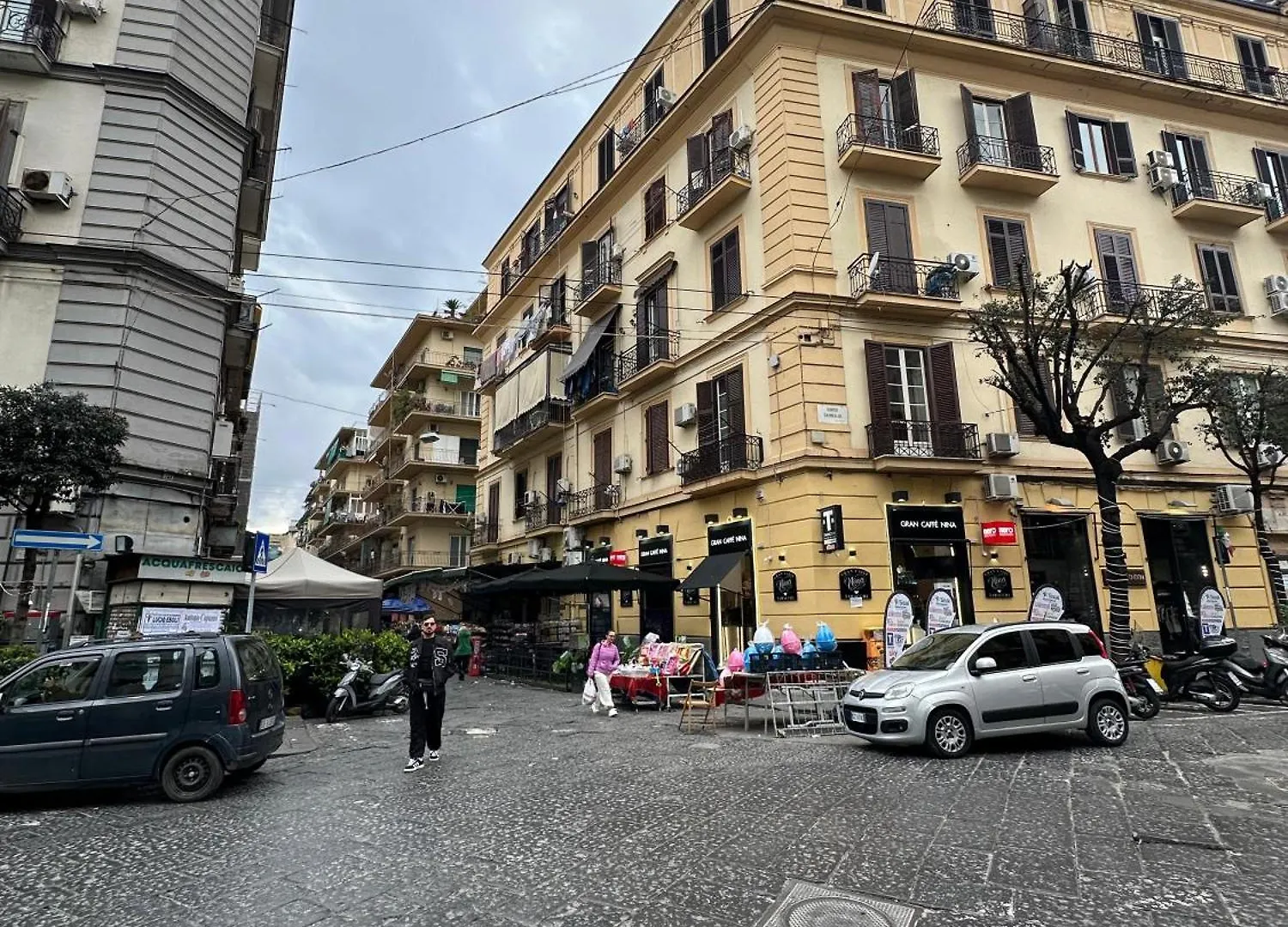 Aparthotel Hotiday Room Collection - Napoli Botanique Italy
