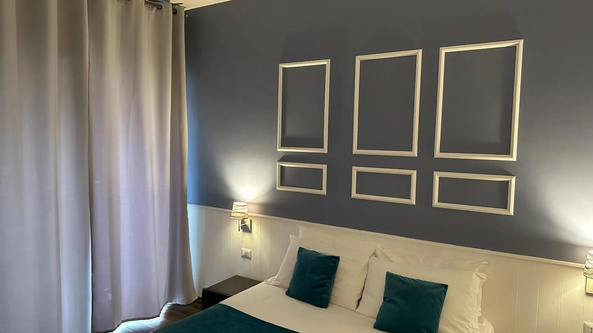 Aparthotel Hotiday Room Collection - Napoli Botanique