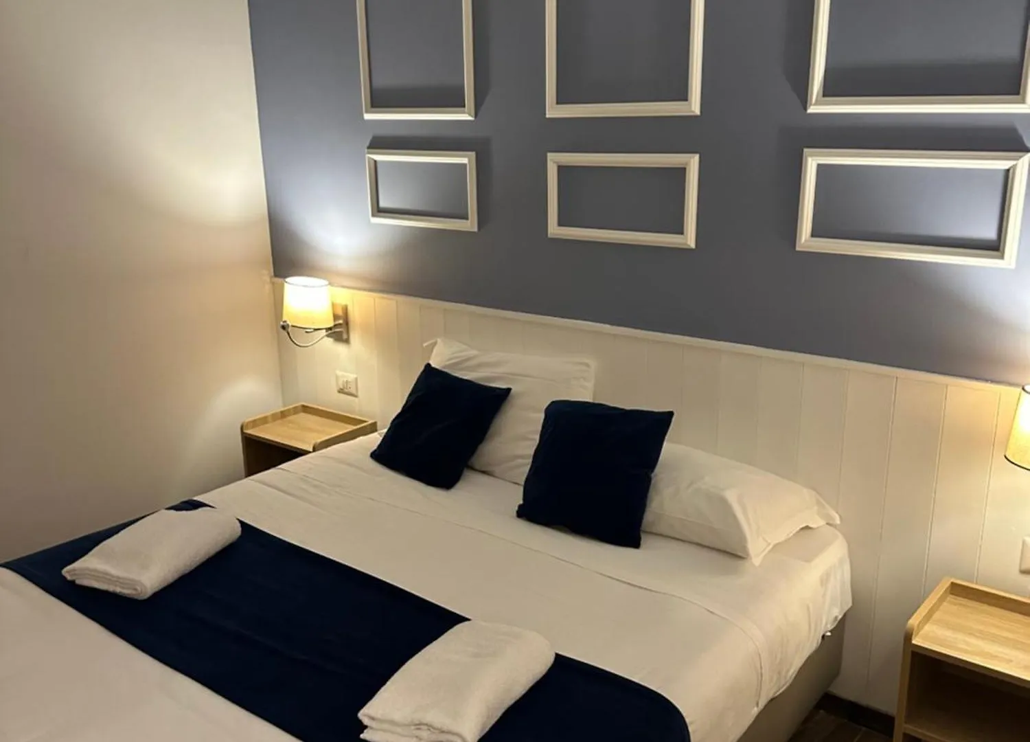 Hotiday Room Collection - Napoli Botanique Italy